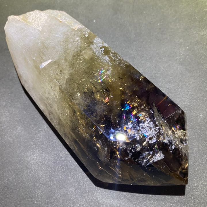 レインボー☆魔除 スモーキークォーツ水晶六角柱☆パワーストーン 天然石 A649