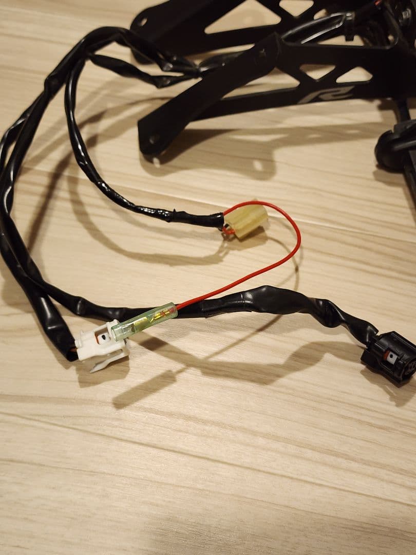 ヤマハ ワイズギア YZF-R25 フェンダーレスキッドナンバー灯 ウィンカー付