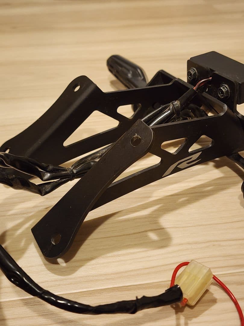 ヤマハ ワイズギア YZF-R25 フェンダーレスキッドナンバー灯 ウィンカー付