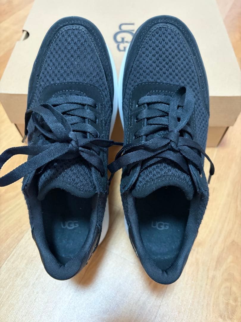 さち‼️UGG ブラック メッシュスニーカー 厚底　超美品
