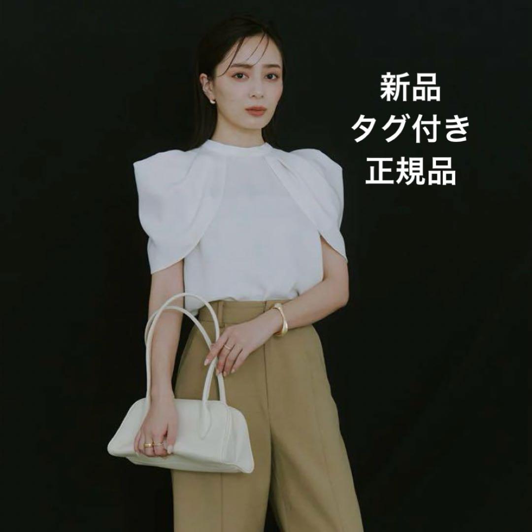 アニュアンス　anuans フォルムショルダーブラウス　ホワイト