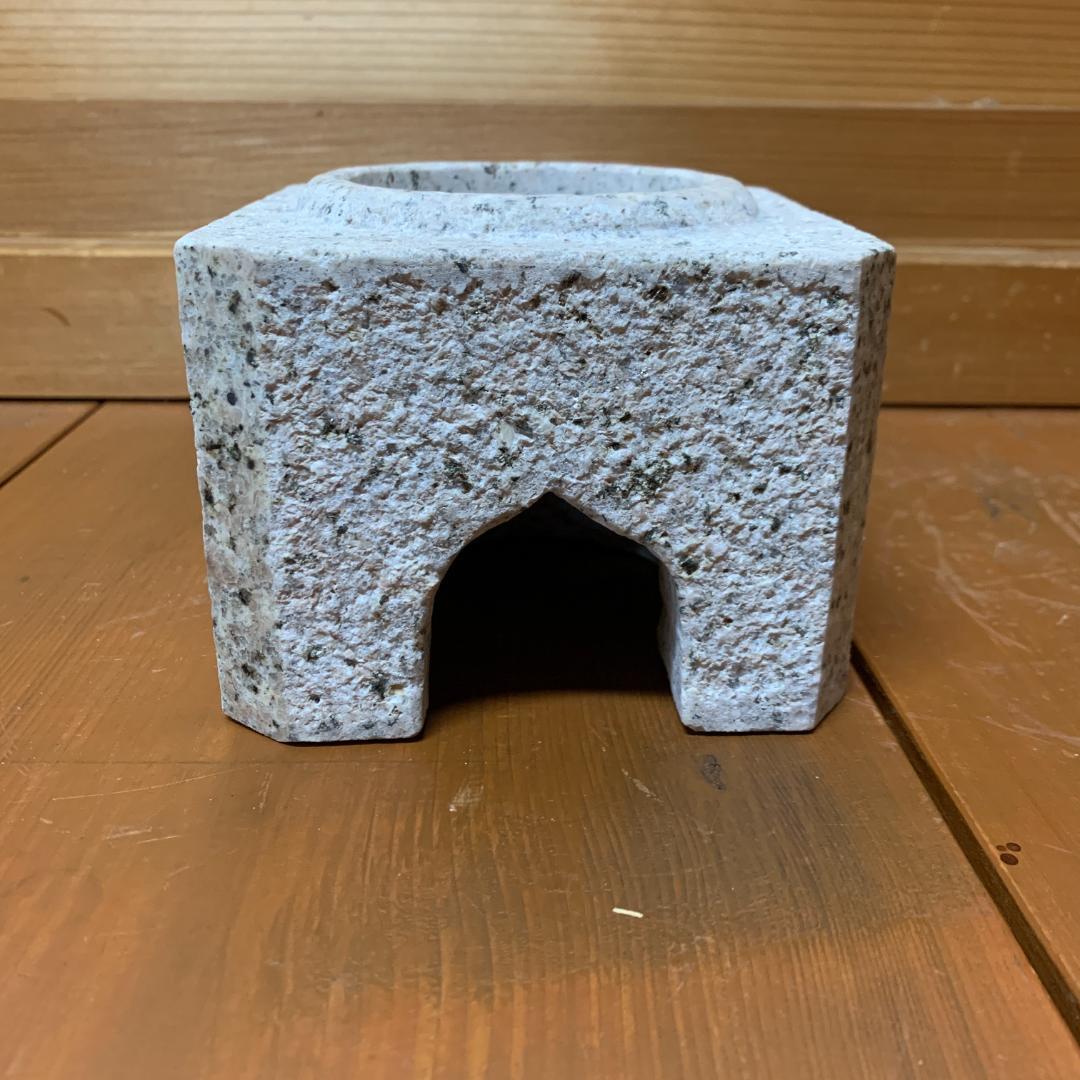 爬虫類　月と太陽　角型シェルター　24