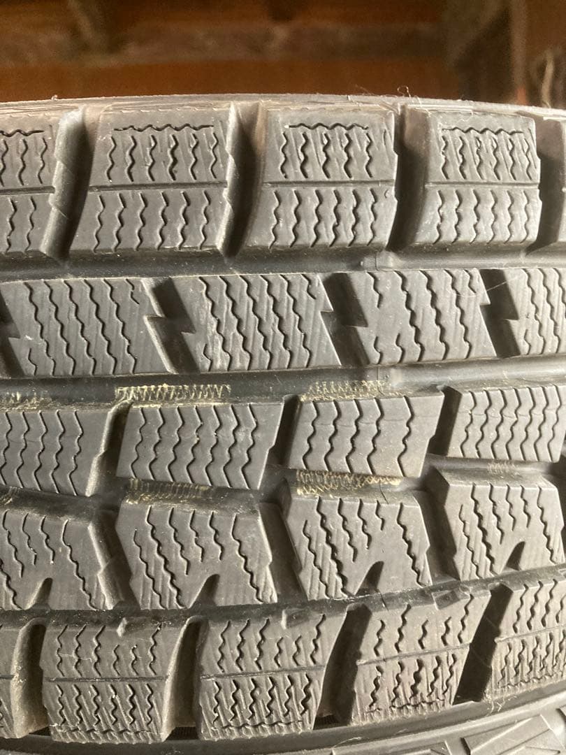 ハスラー等。超バリ溝国産ダンロップ 165/60R15スタッドレス4本セット