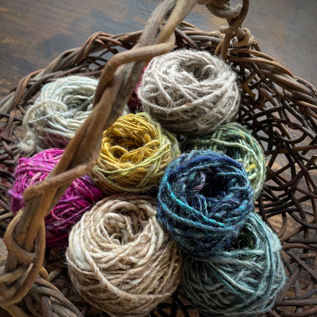 【一点もの】『手紡ぎ糸のお花. f'』手刺繍ファブリックパネル