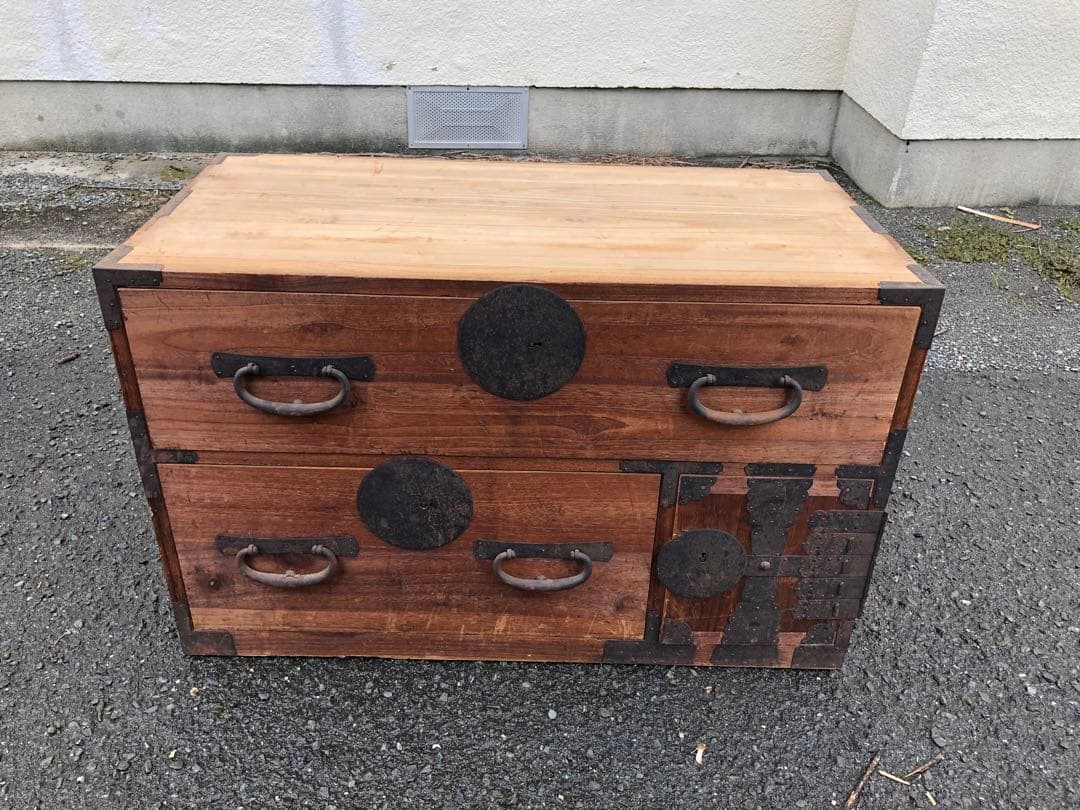 明治期江戸衣裳桐箪笥　鍵付き観音開き　アンティーク家具　古民具　 観音箪笥収納