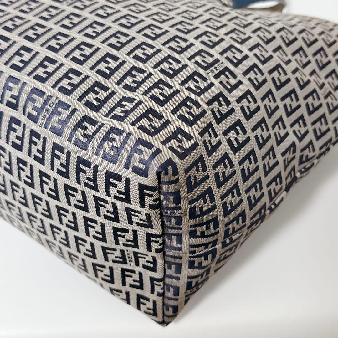 【24時間以内発送】FENDI ズッキーノ FF柄 キャンバス トート バッグ