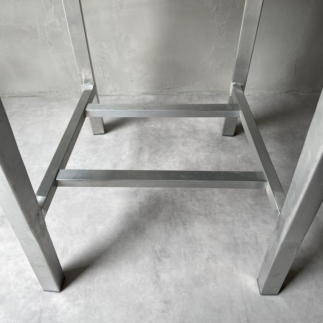 ネイビーチェア　アルミニウム製　バースツール　ハイチェア　シルバー　軽量