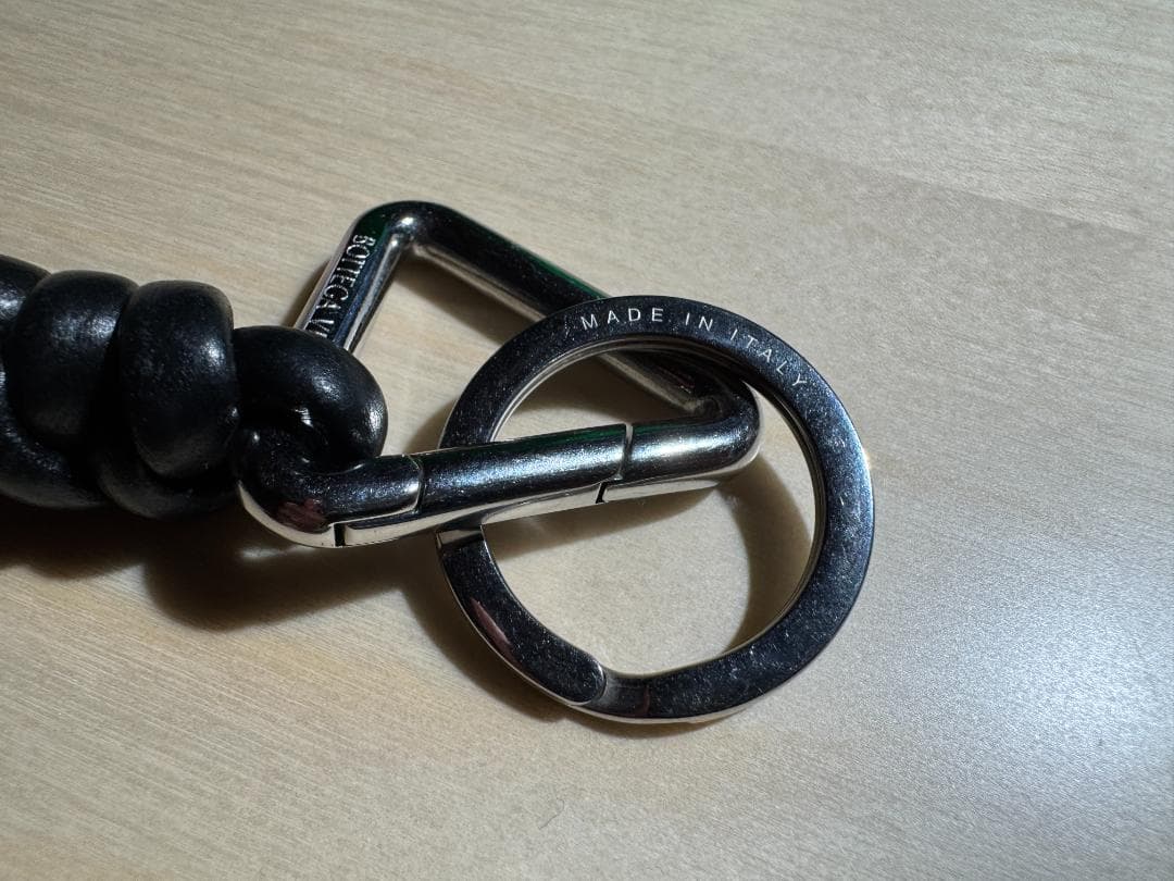 BOTTEGA VENETA ボッテガヴェネタ トライアングル キーリング ネロ