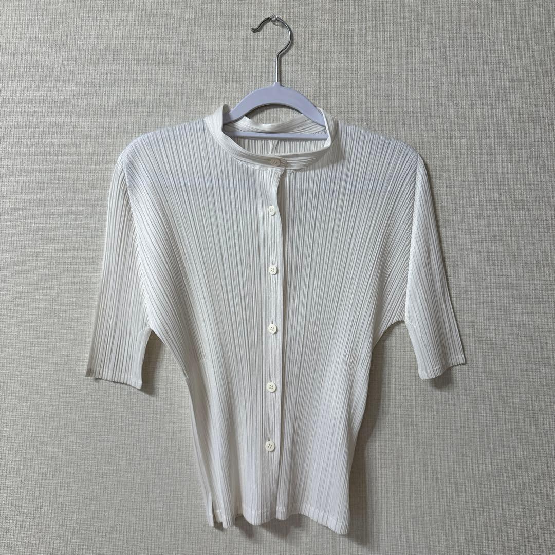 プリーツプリーズ　イッセイミヤケ　半袖シャツ　ホワイト　サイズ3