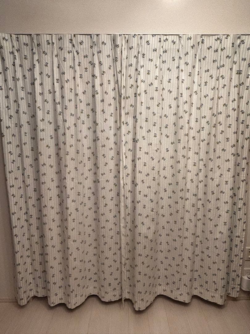 ローラアシュレイ　花柄カーテン 2枚組