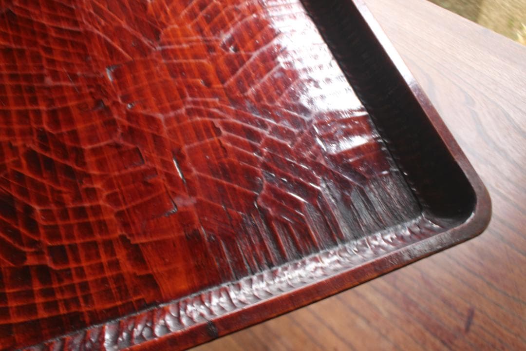 堅牢刳り貫き木地に時代漆の映える讃岐彫の四方盆（検民芸讃岐盆お膳お盆