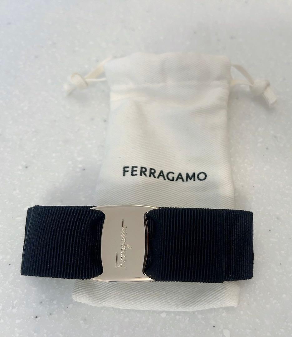［美品］Ferragamo ブラックリボンバレッタ