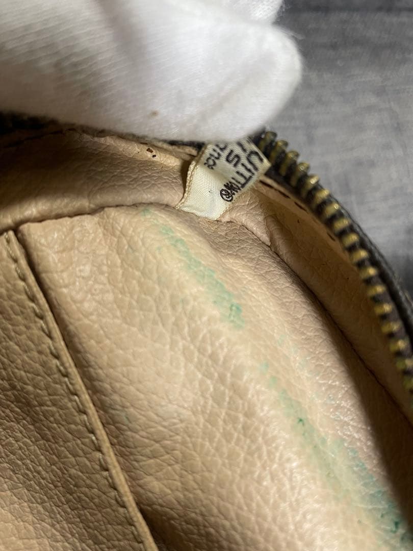 廃版品✨ルイ・ヴィトントゥルーストワレット　化粧ポーチ　モノグラム