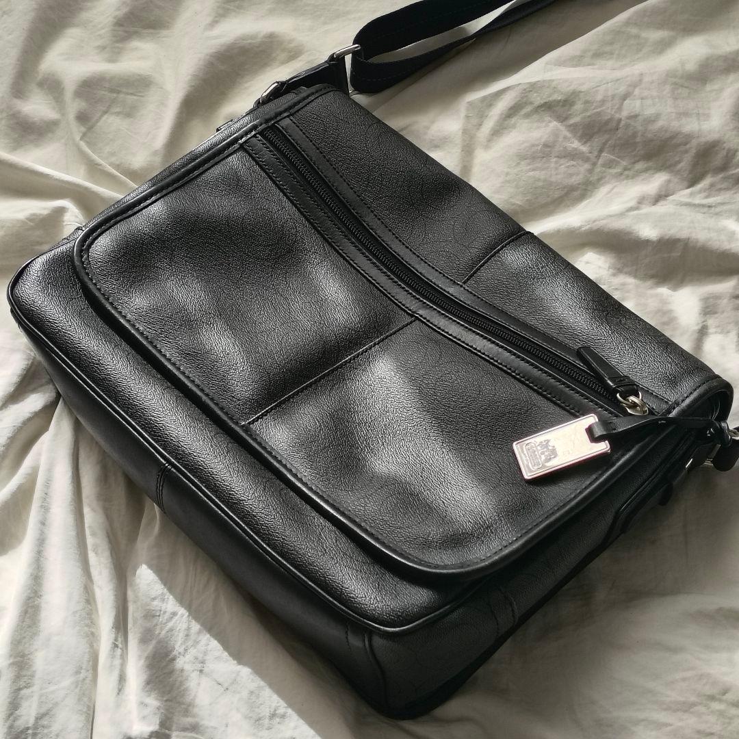 COACH ショルダーバック　メッセンジャーバッグ