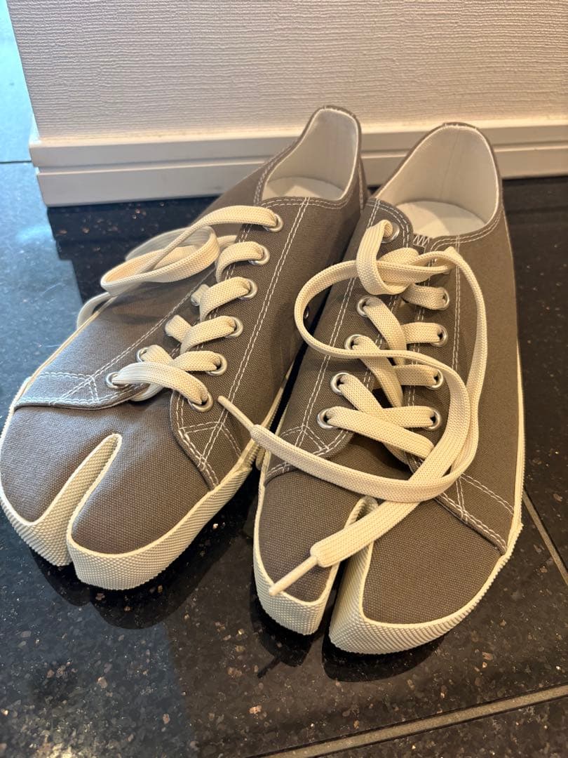 【新品未使用】Maison Margiela タビスニーカー グレー