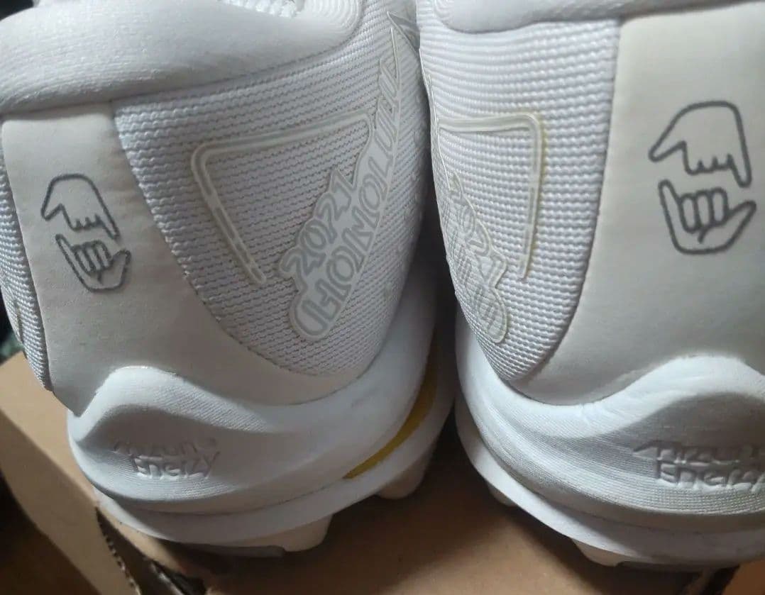 MizunoHonolulu限定ランニングシューズ ホワイト