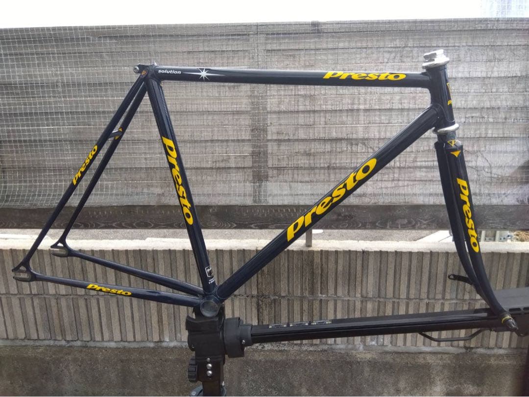 Presto njsピストフレーム紺色