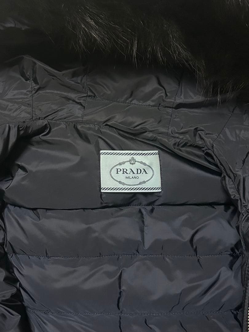 PRADA ネイビー ダウンジャケット ファー付き