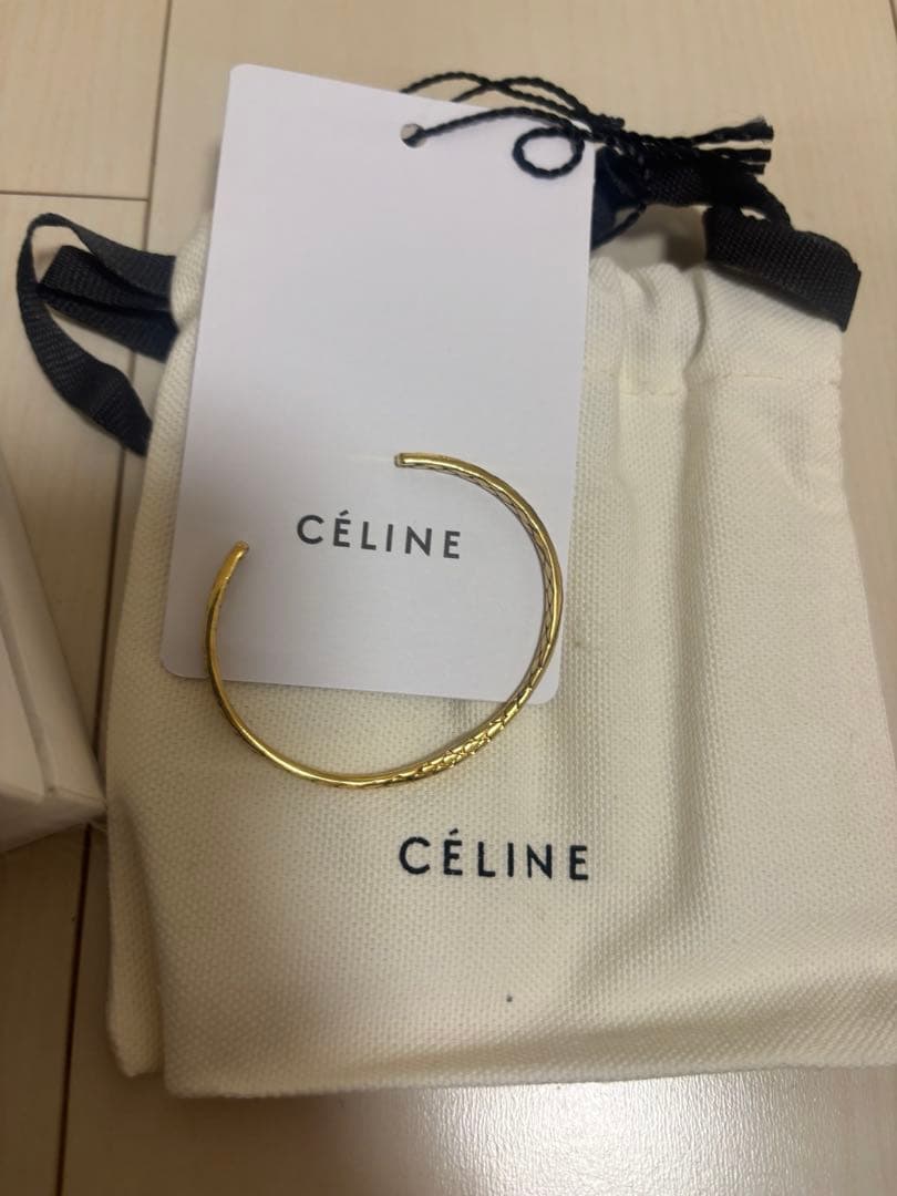 CÉLINE ゴールド バングル