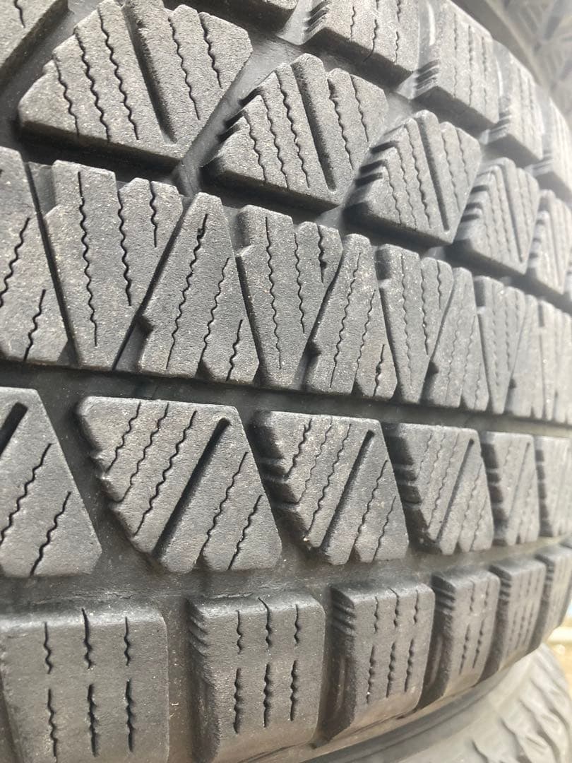 溝あり。ブリヂストンDM-V3 225/55R19スタッドレス4本セット