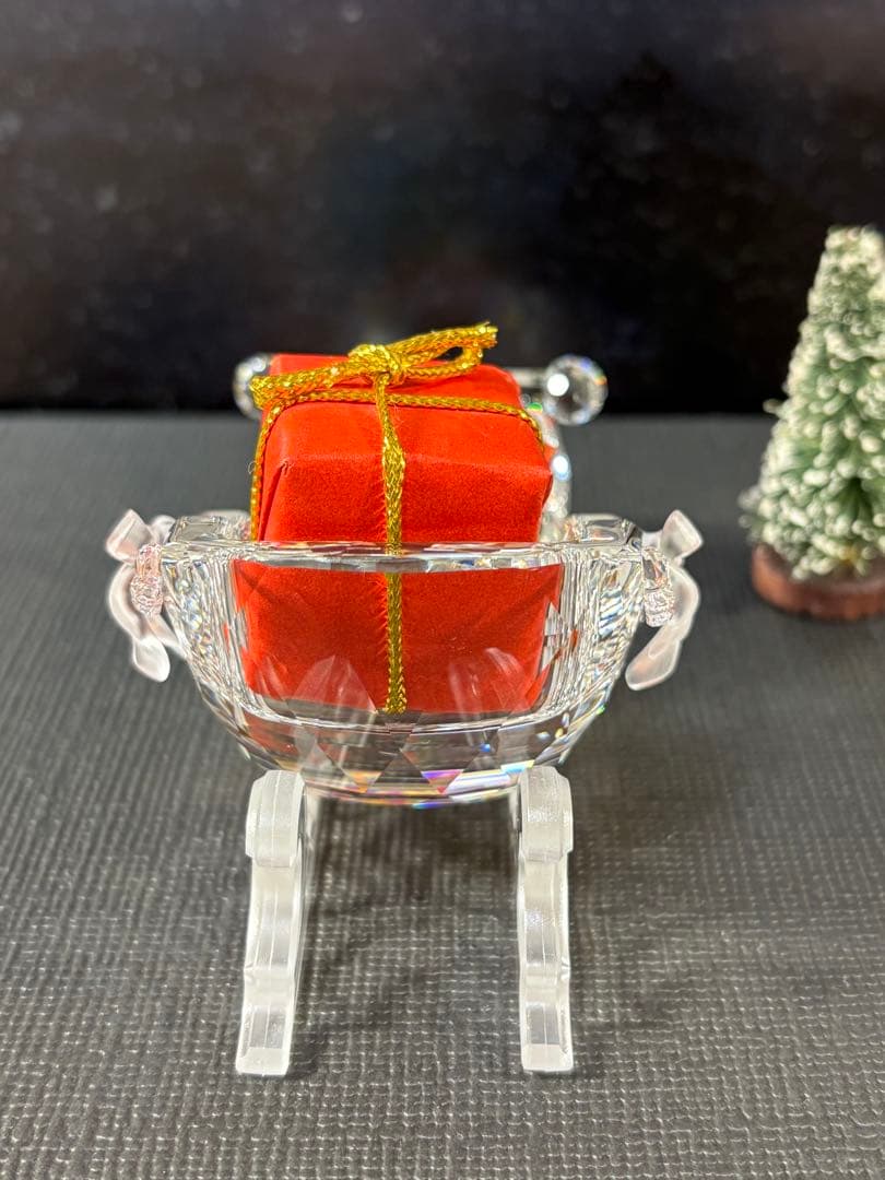 スワロフスキー【幸せを運ぶソリ】