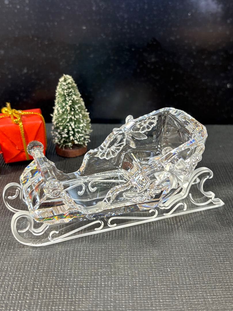 スワロフスキー【幸せを運ぶソリ】