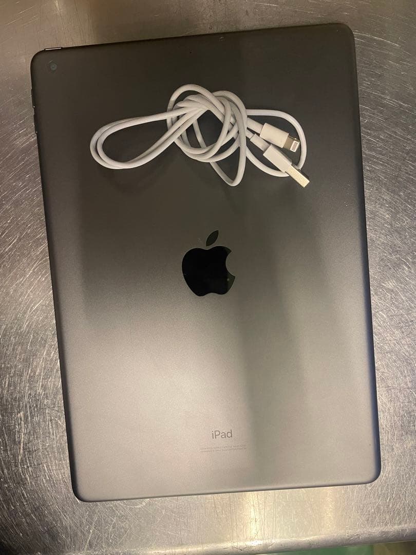 iPad7 第7世代 32GB WIFIモデル☆【やや傷や汚れあり】