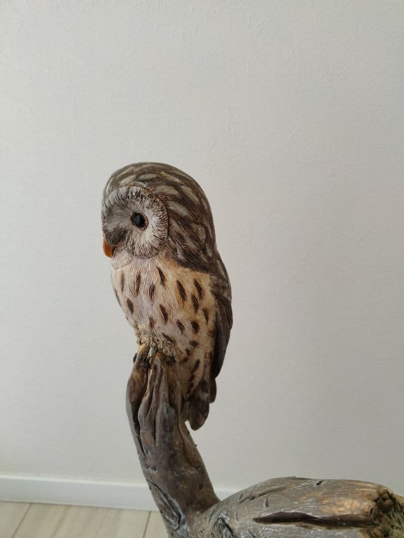 フクロウのバードカービング