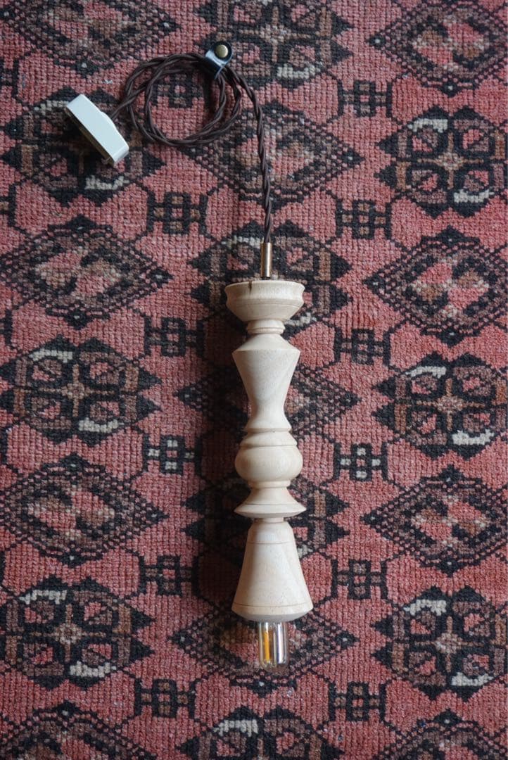 白木のペンダントライト