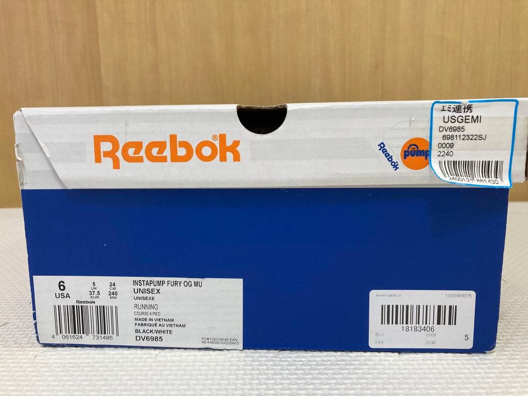 新品　Reebok リーボック　スニーカー　インスタポンプフューリー　24cm
