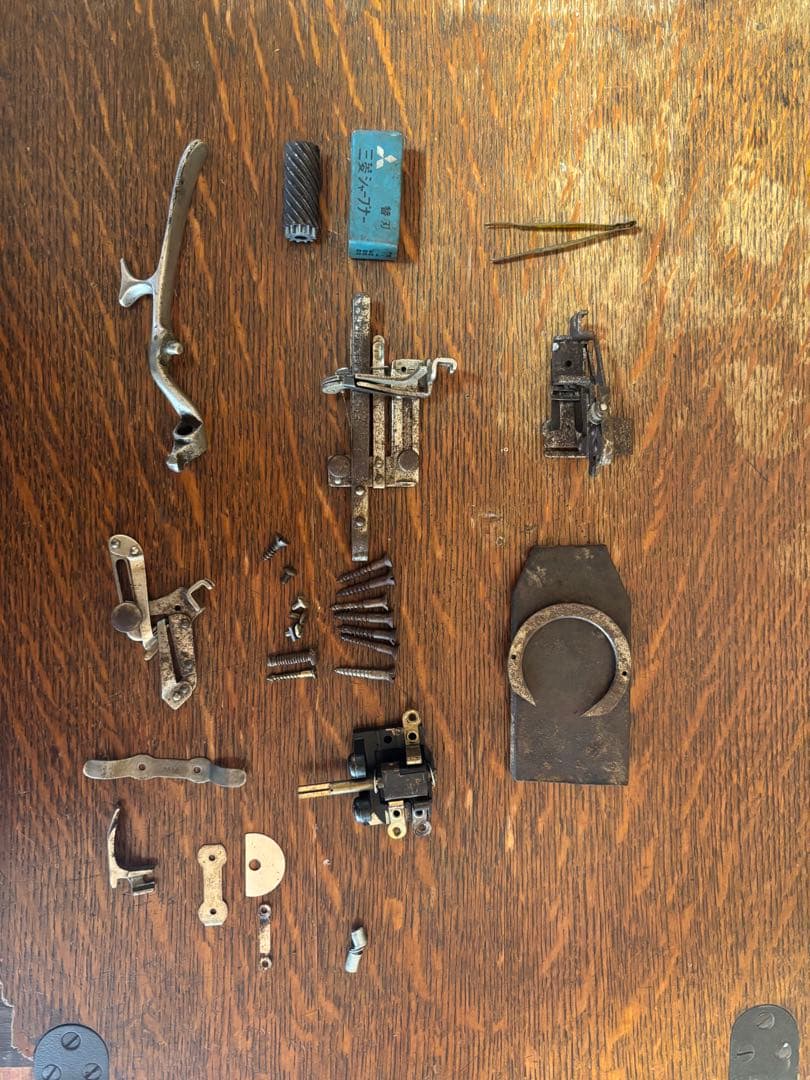 【アンティーク】SINGER シンガー製 足踏みミシンレトロ家具・付属品多数