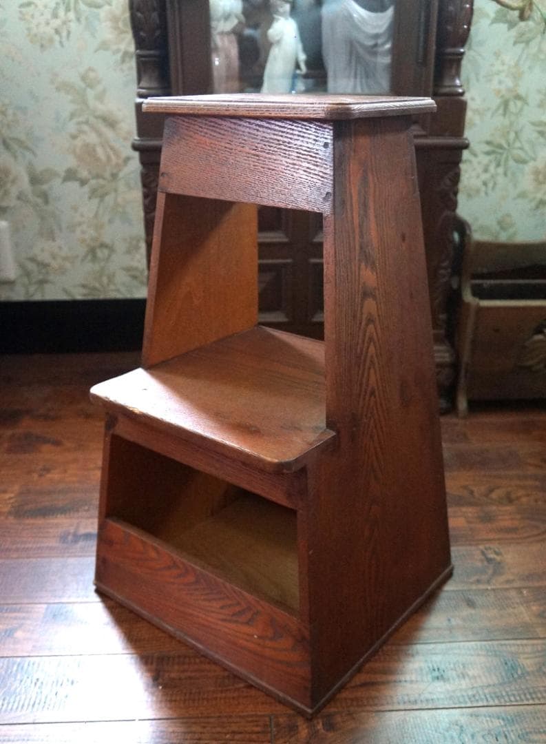 昭和レトロ・木製・踏み台・階段・2段・飾り台・ディスプレイ台・収納スペース有り