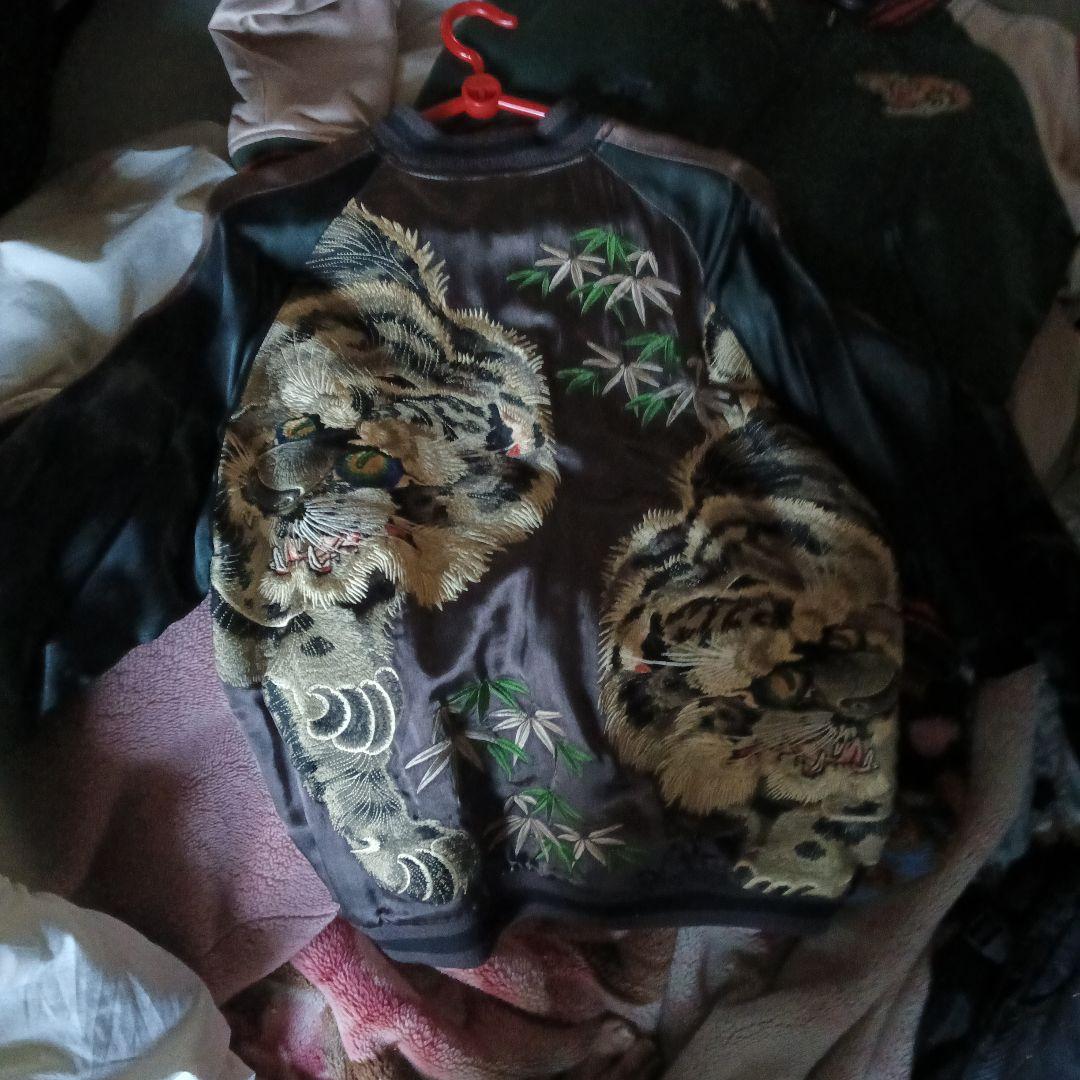 虎獅子刺繍サテン製スカジャン百花綾乱