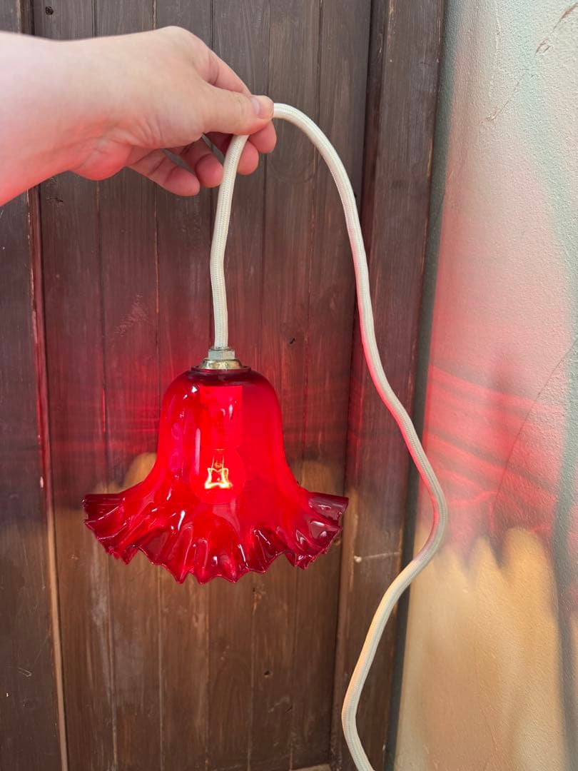 赤いガラスペンダントライト