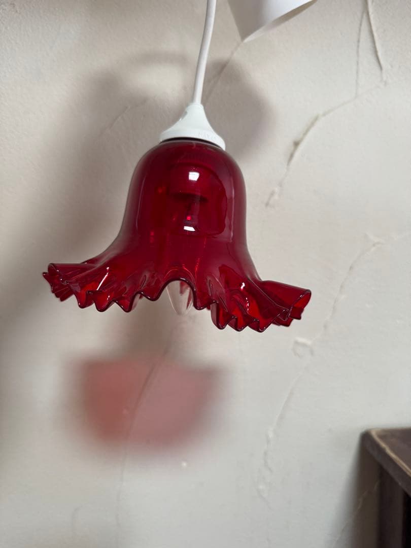 赤いガラスペンダントライト
