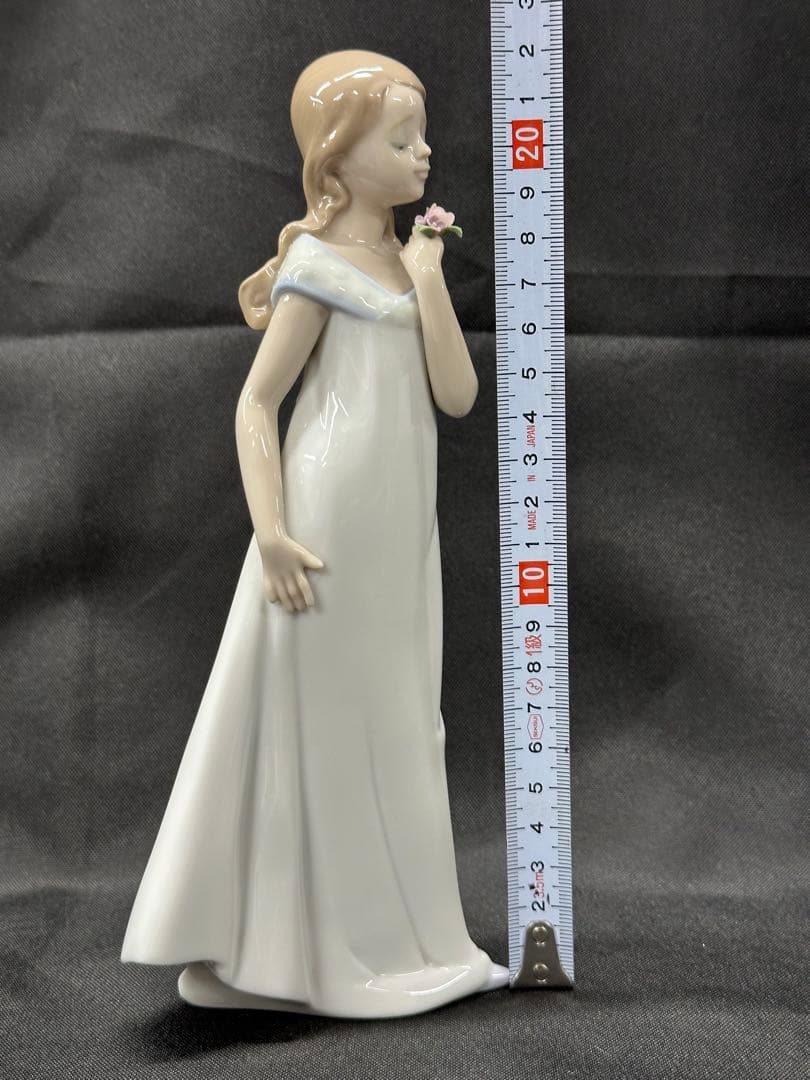 【美品】LLADRO リヤドロ　少女　花　01008213 2006