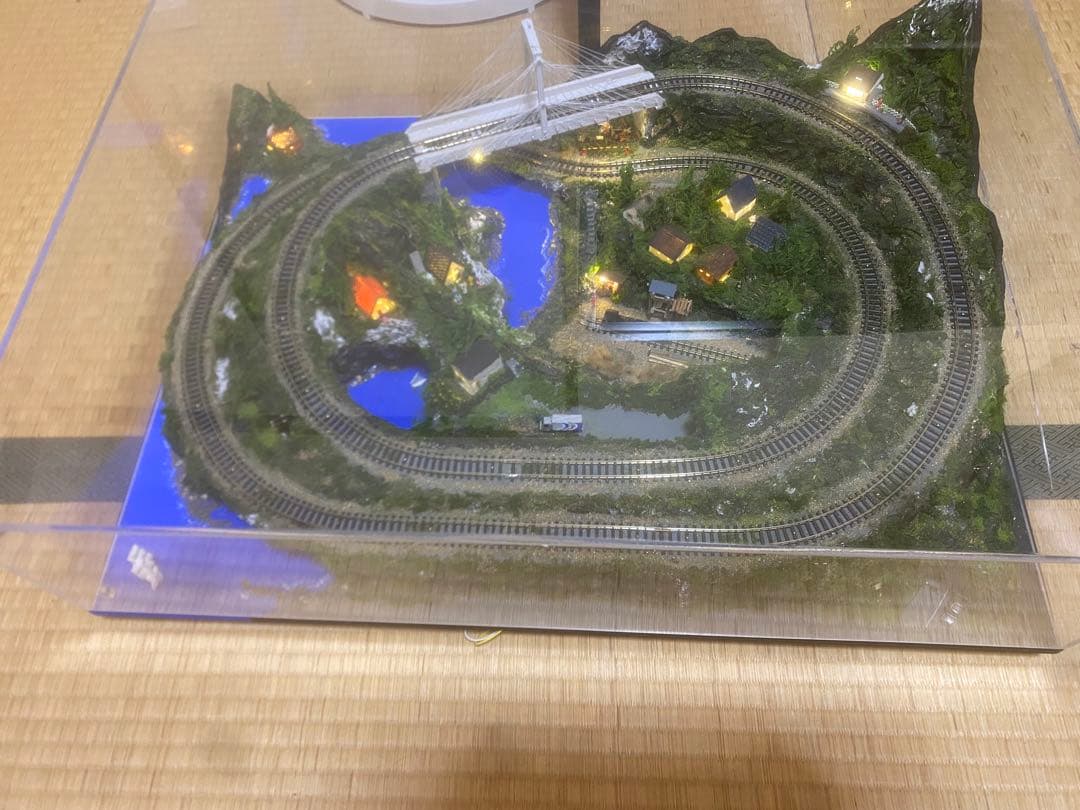 Nゲージ 情景ジオラマ（照明付き・アクリルケース付）
