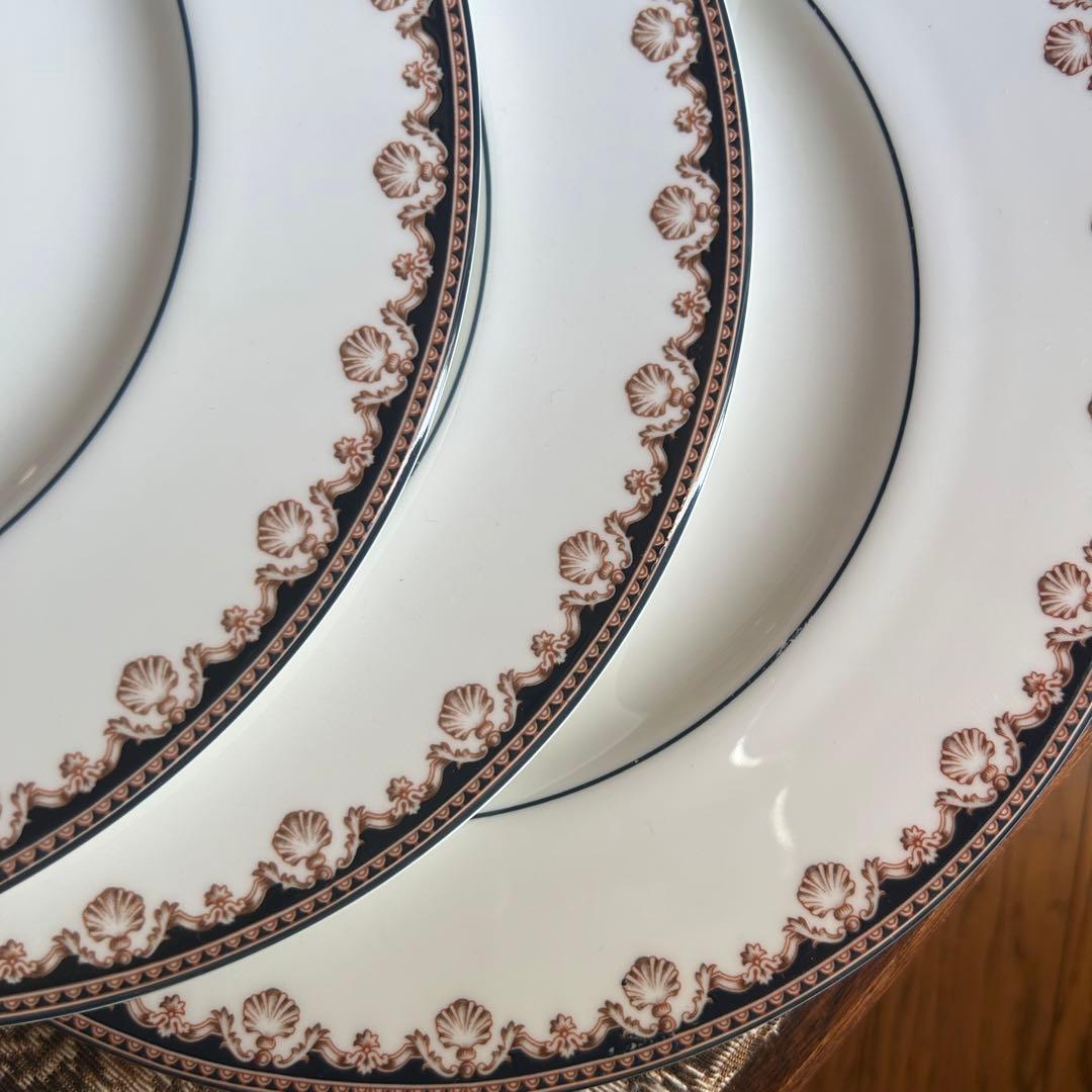 英国製  Medici 英国の気品溢れる 貝殻ディナー皿