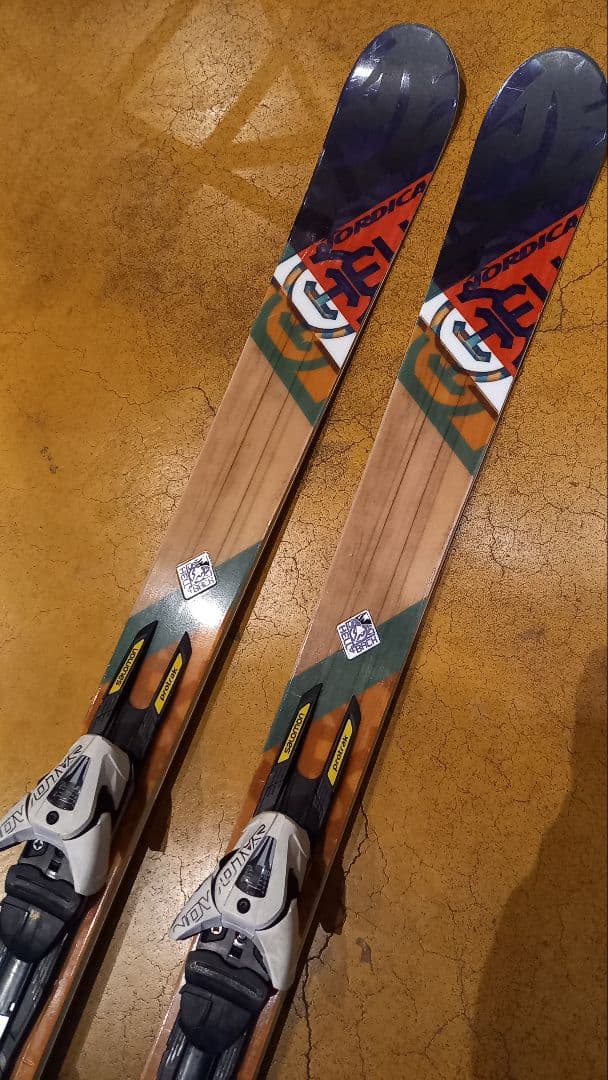 中古セミファットスキー　ゲレンデ　パウダー　フリーライド