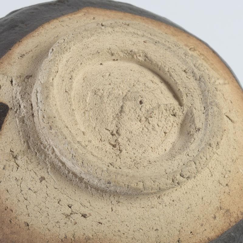 北大路魯山人作　瀬戸焼　瀬戸黒　茶碗　共箱　V　9878