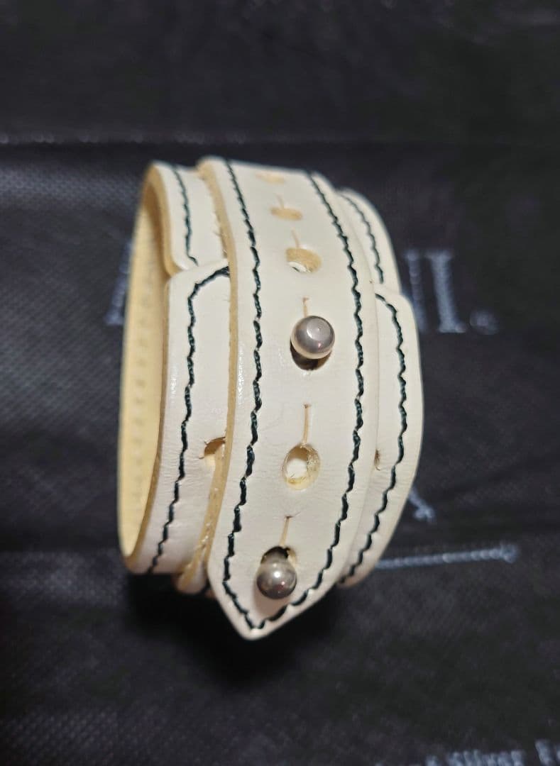 ALZUNI／アルズニ／ホワイトレザー／腕時計／稼動品