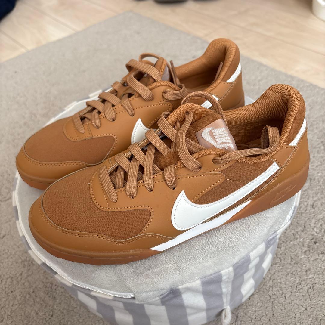 [新品未使用]ナイキスニーカーレディース24cm テラモンタＨＱ1940-200