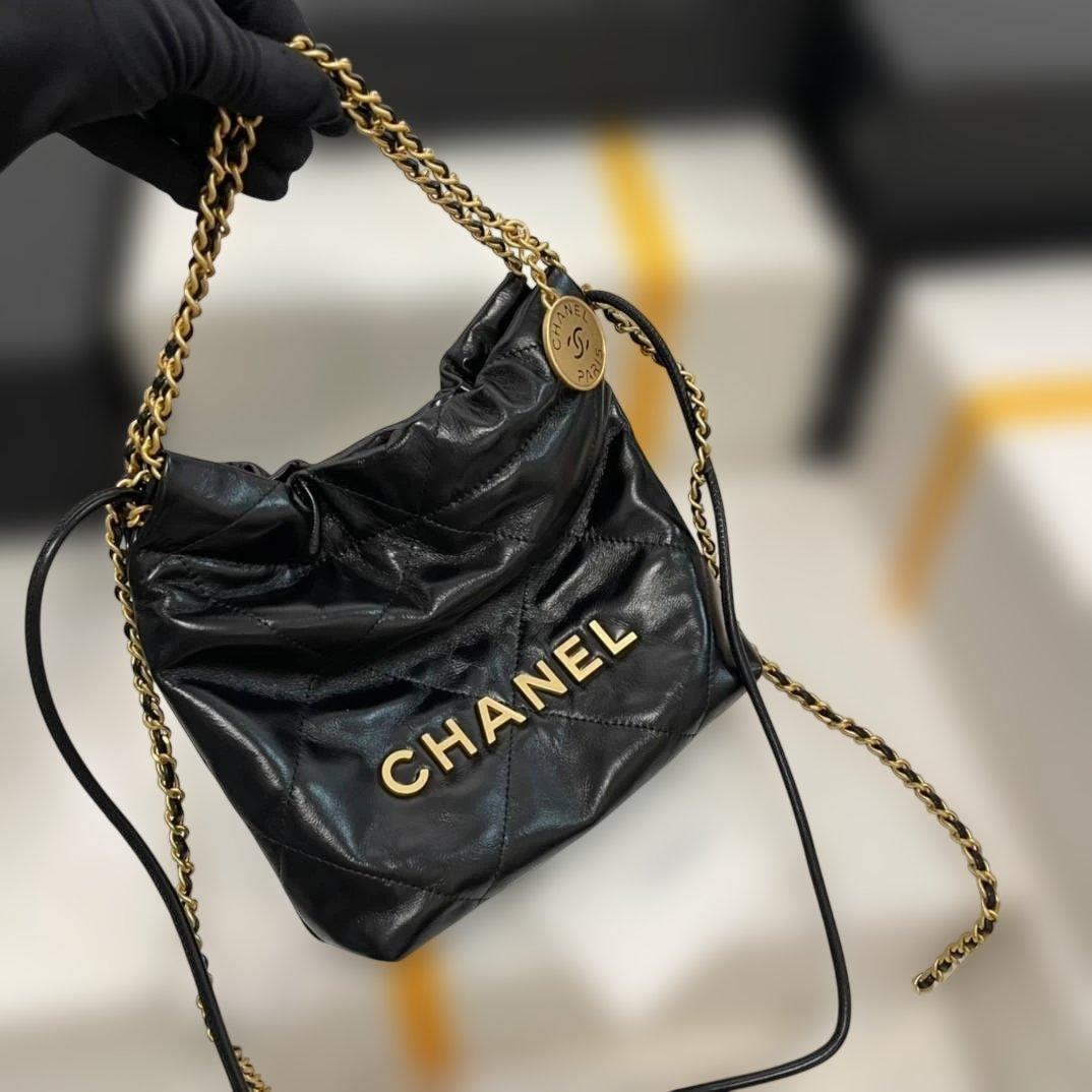 ブラックレザー ショルダーバッグ