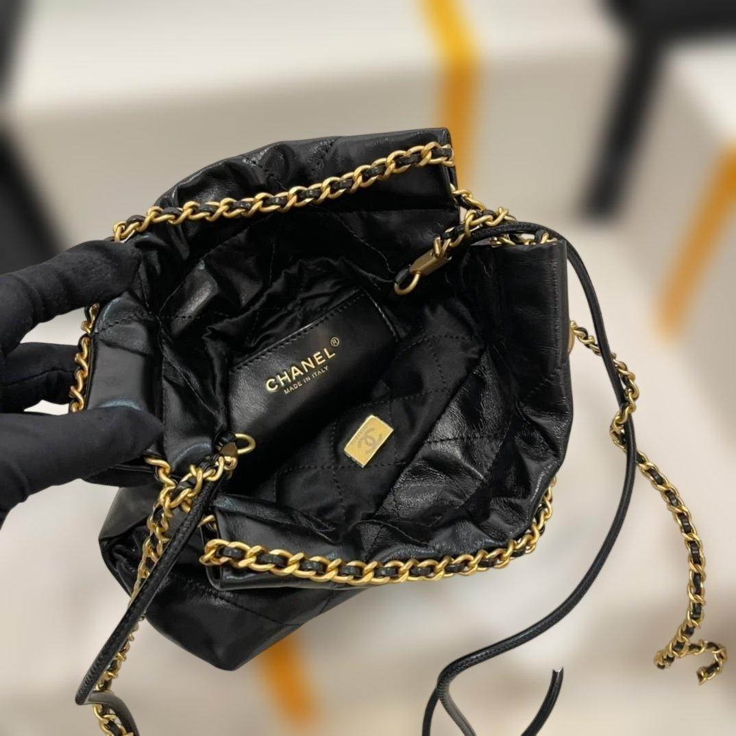 ブラックレザー ショルダーバッグ