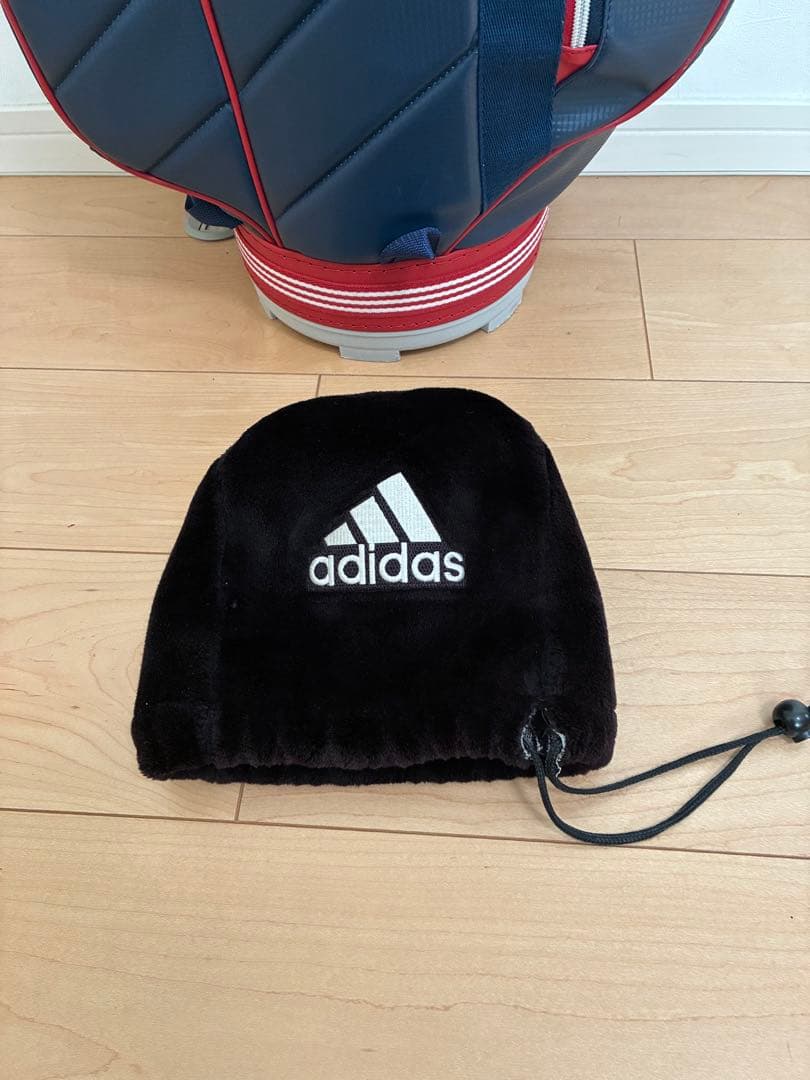 稀少！2015年モデル adidas(アディダス) キャディバッグ