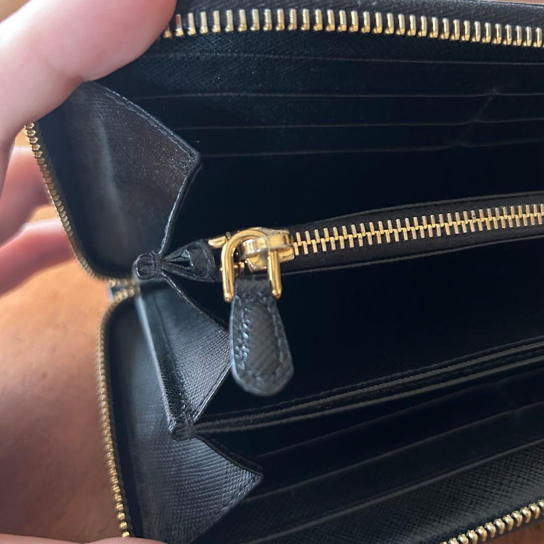 じ*い様 PRADA ブラック 長財布　サフィアーノレザー　黒 ゴールドロゴ