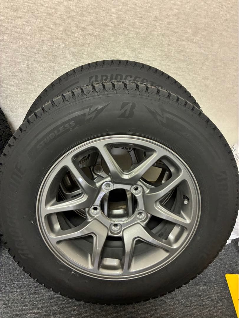 お買い得　超美品　ジムニー スタッドレスタイヤホイール4本セット