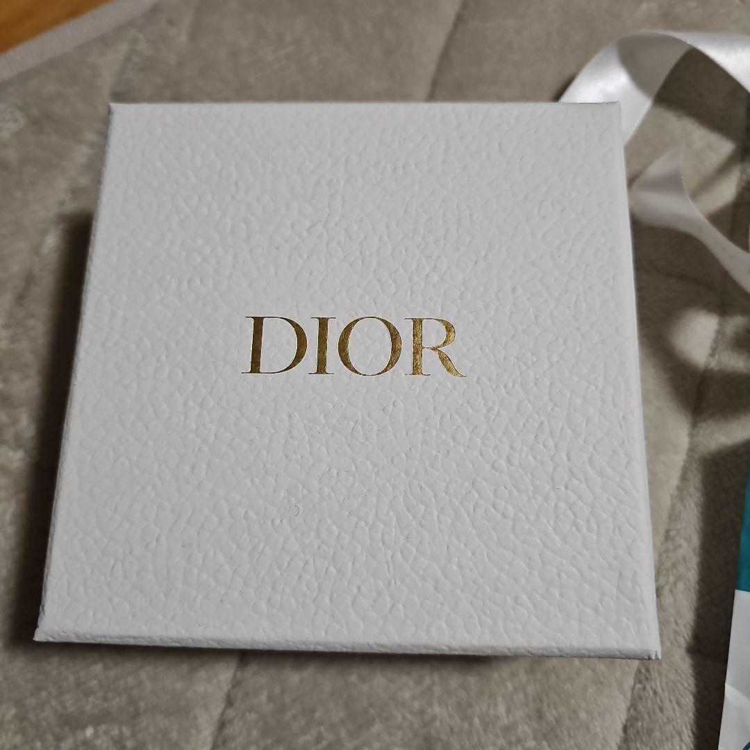(iii)　　　Dior　三つ折り財布