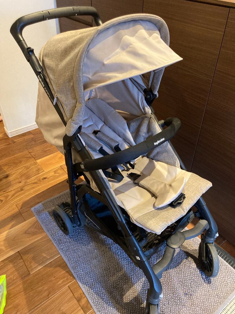 Inglesina Zippy Light ベビーカー