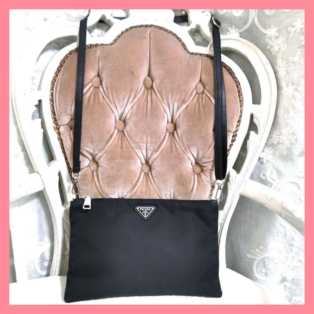 【美品】プラダPRADAサフィアーノ黒大きめポーチ新品ショルダー付!鑑定済!